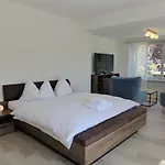 Henry's 100 By Interhome * インターラーケン