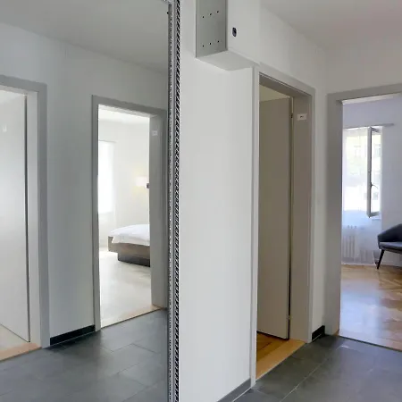 Henry's 100 By Interhome *