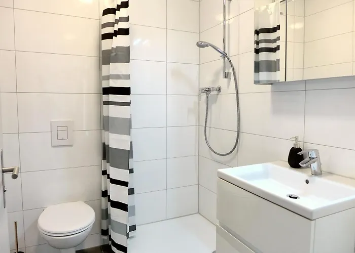 Henry's 100 By Interhome *