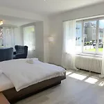 Henry's 100 By Interhome * Інтерлакен