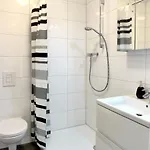 Henry's 100 By Interhome *